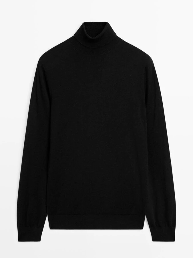 Jersey negro de cuello alto de hombre