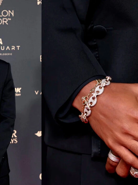 Lamine Yamal posa en el photocall del Balón de oro con un Patek Philippe