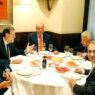 El rey emérito Juan Carlos I, Jose María Aznar, Zapatero y Felipe González comiendo en Casa Lucio