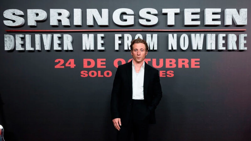 Jeremy Allen White en la presentación de la película de Springsteen