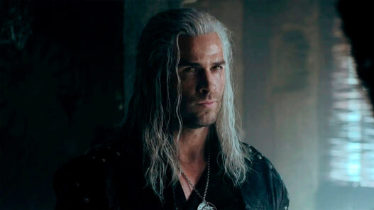 Escena de la cuarta temporada de la serie The Witcher en la que se ve a Liam Hemsworth