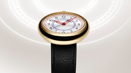 Reloj Louis Vuitton Monterey con caja de oro amarillo y esfera esmaltada Grand Feu blanca.