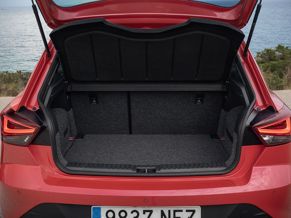 Maletero del SEAT Ibiza 2025 con 355 litros de capacidad