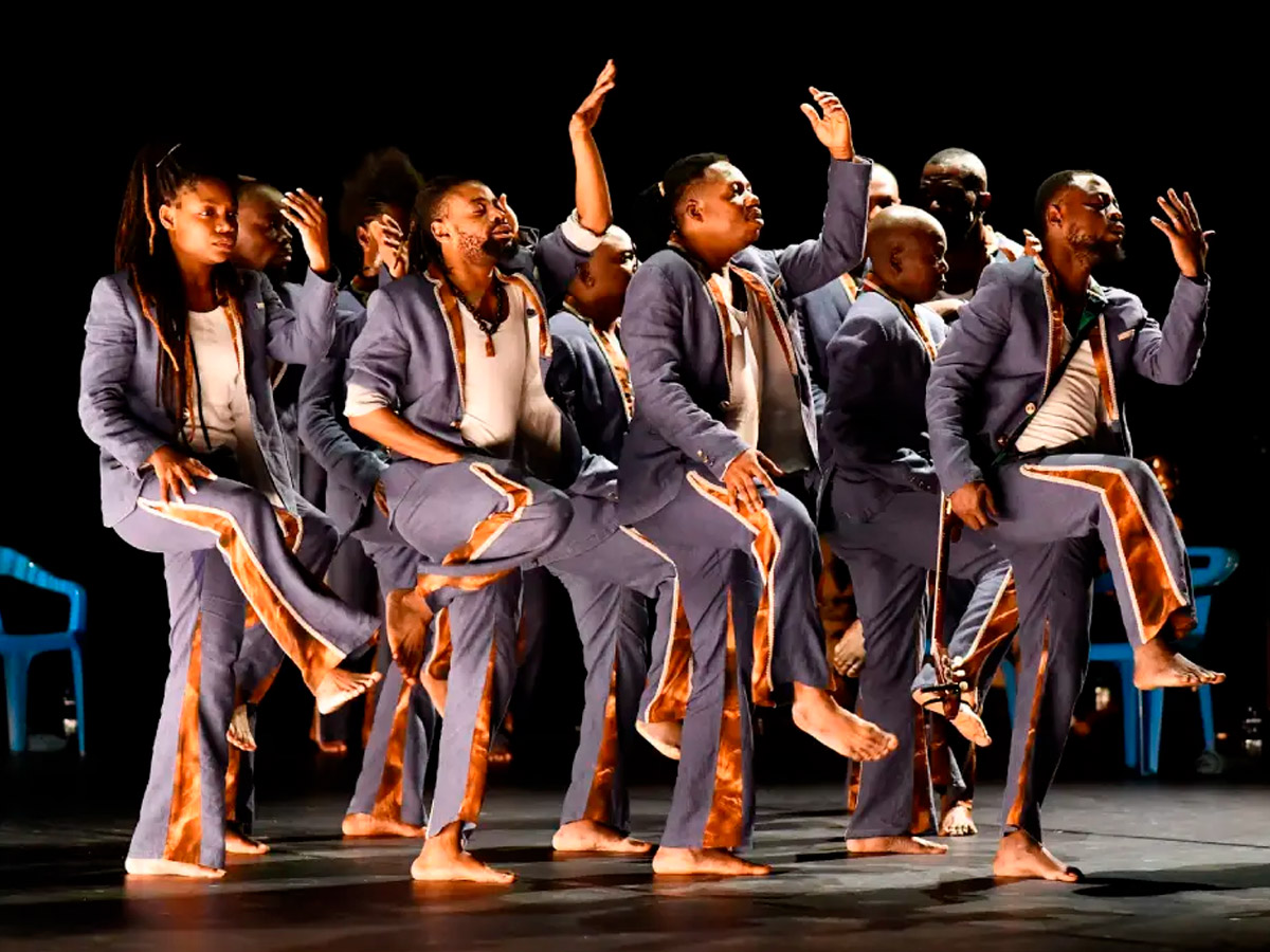 Imagen de unos bailarines bailando en el Festival del Otoño Madrid 2025