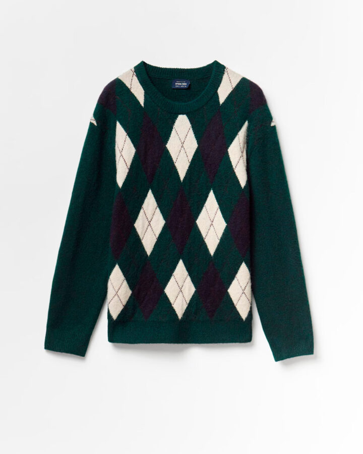 Jersey de rombos verdes  de la marca Sfera recupera el espíritu preppy
