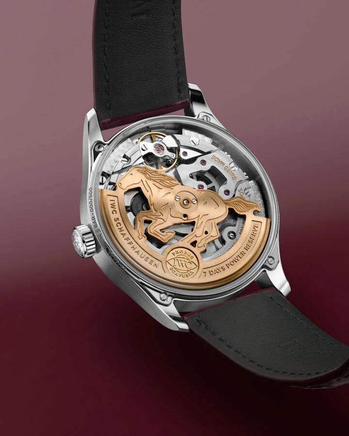 Detalle del rotor en forma de caballo en el movimiento del IWC Portugieser Year of the Horse