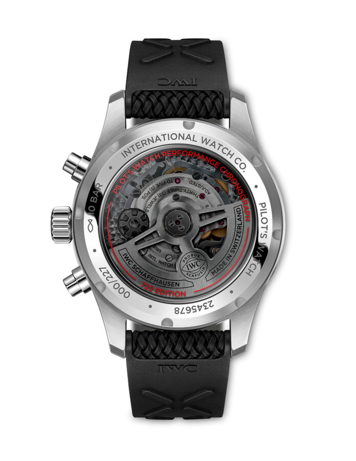Detalle del fondo de caja del IWC Pilot’s Watch Performance Chronograph 41 “722 Edition” mostrando el calibre 69385.