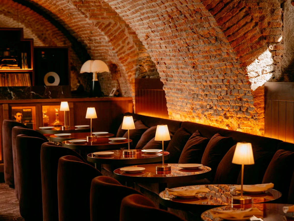 Interior de Gabo’s, restaurante en las Salesas con cocina internacional y ambiente cosmopolita.