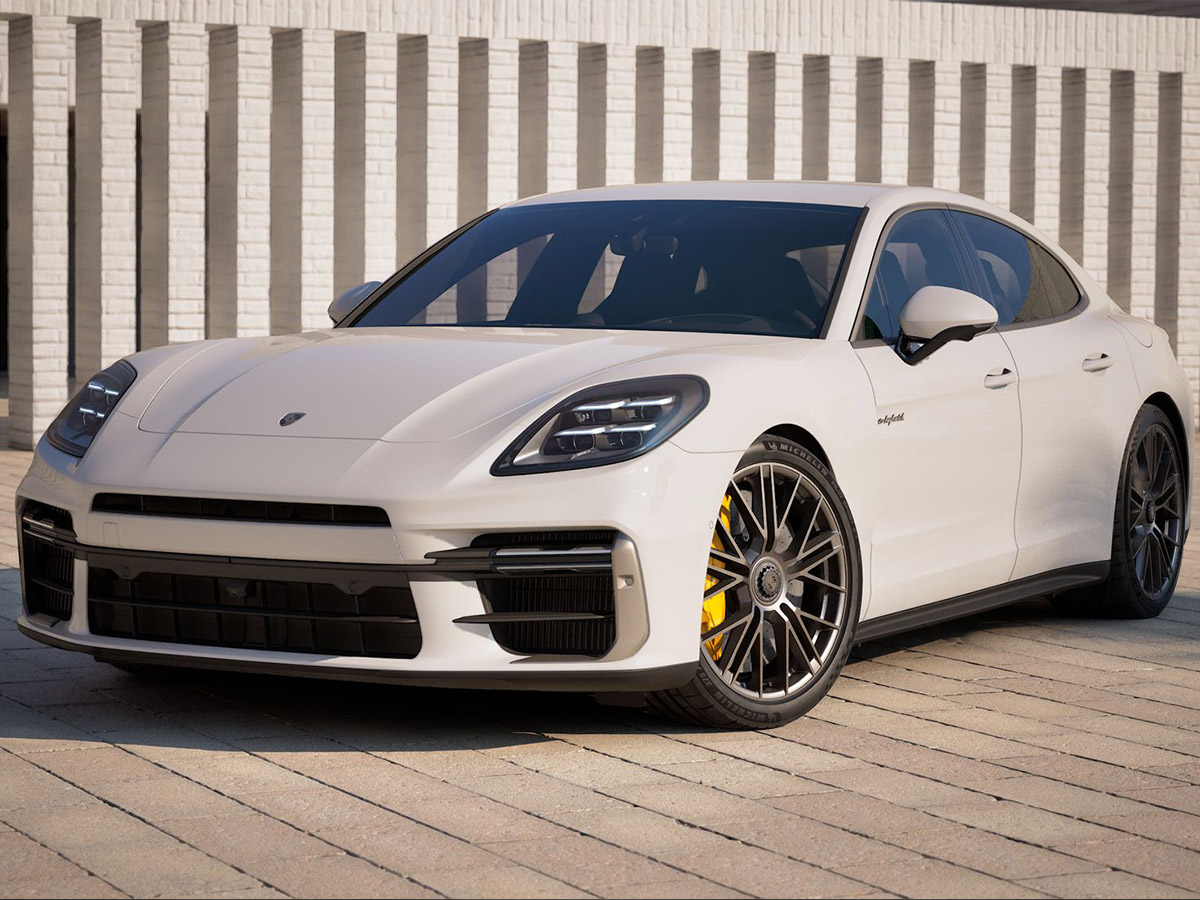 Porsche Panamera Turbo S E-Hybrid aparcado visto de frente