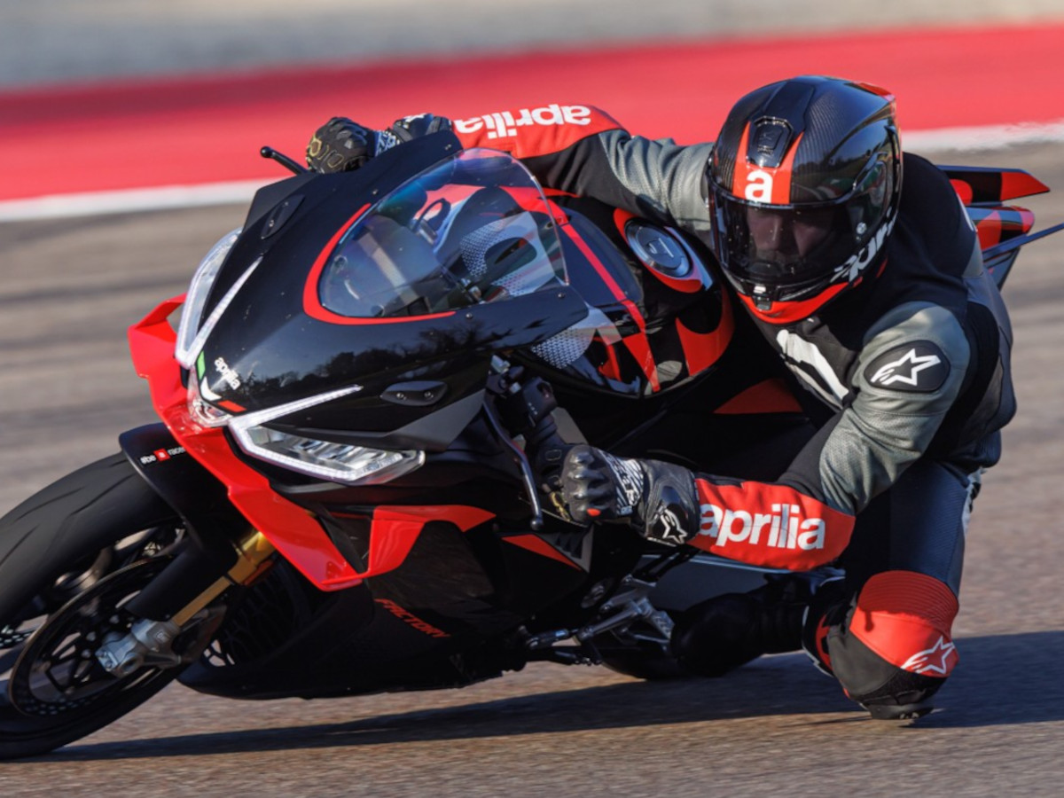 Aprilia RSV4 mejores motos deportivas 2025