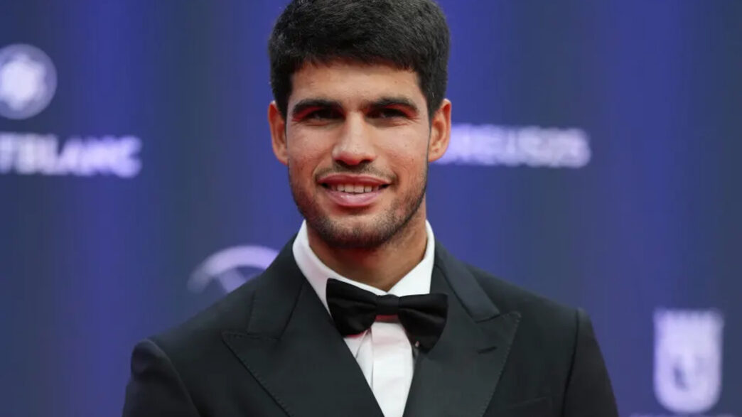 Carlos Alcaraz posa en el photocall de los premios Laureus del Deporte en abril de 2025