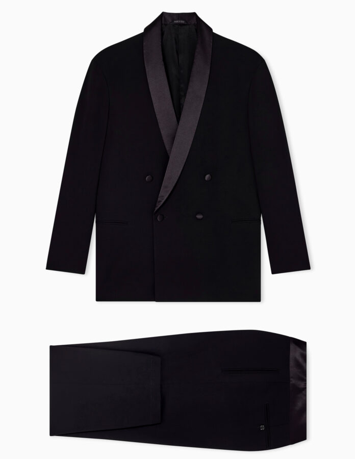 Esmoquin de hombre de abotonadura doble.