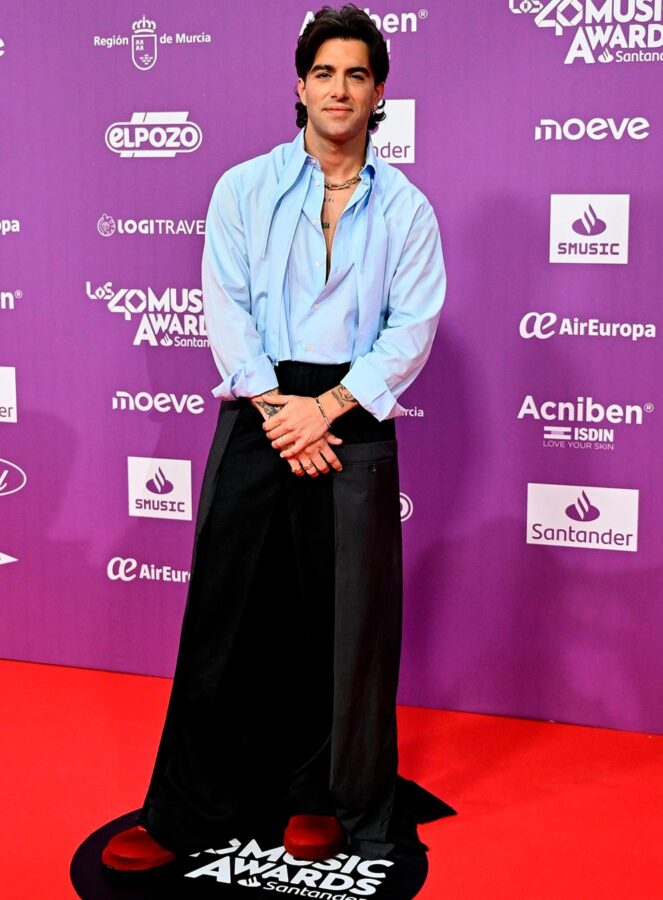 Álvaro Luna en Valencia en el photocall de Los40 Music Awards 2025.