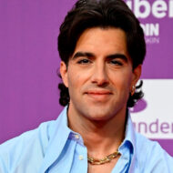 Los 10 invitados mejor vestidos de Los40 Music Awards 2025 Primer plano del cantante Álvaro de Luna, uno de los hombres mejor vestidos en Los 40 Music Awards