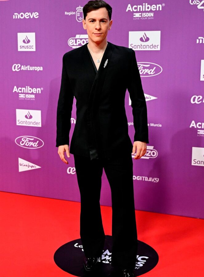 Guaynaa en Valencia en el photocall de Los40 Music Awards 2025.