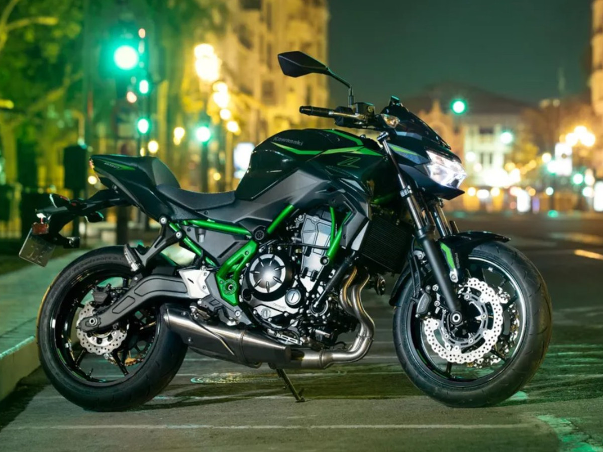 Kawasaki Z650 verde