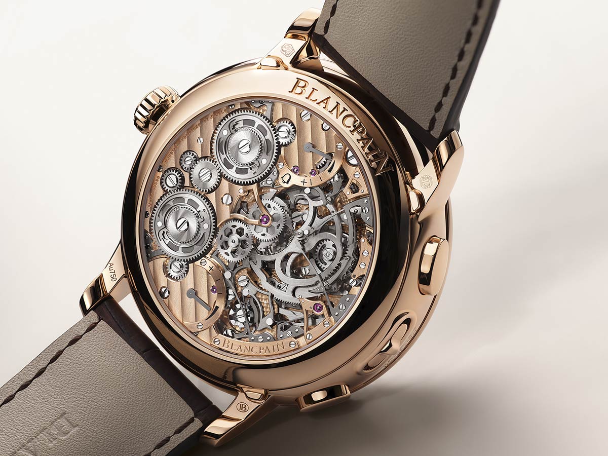 Movimiento del Blancpain Grande Double Sonnerie visto desde el reverso con puentes de oro y engranajes acabados a mano.