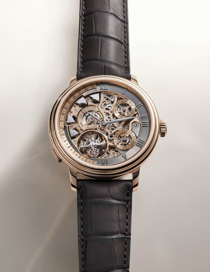 Blancpain Grande Double Sonnerie en oro rojo con correa de aligátor en vista vertical.