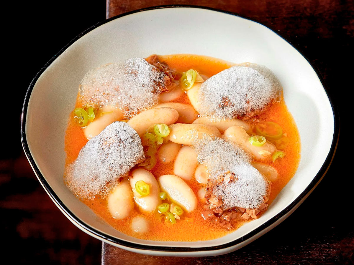 Plato de Alubias del restaurante El Invernadero