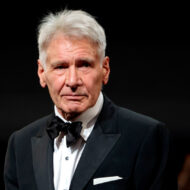 Harrison Ford sobre el rodaje de Blade Runner: “Me vi obligado a trabajar con unos payasos que escribían malos diálogos” Retrato del actor Harrison Ford muy elegante vestido de esmoquin.