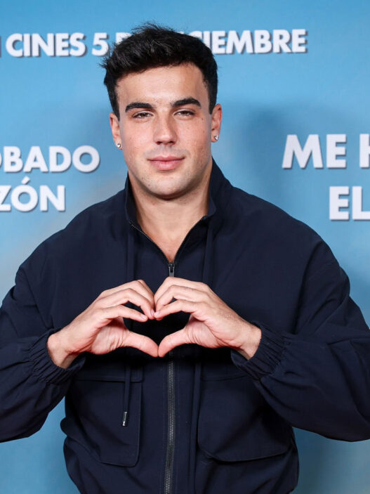 Oscar Casas posa en la presentación de la película "Me has robado el corazón"