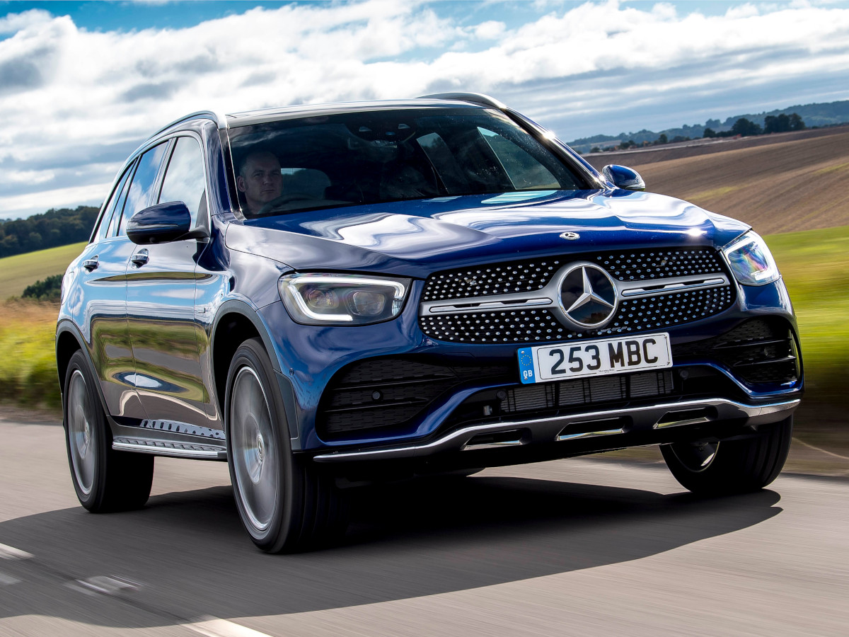 Mercedes-Benz GLC 300e 4MATIC azul