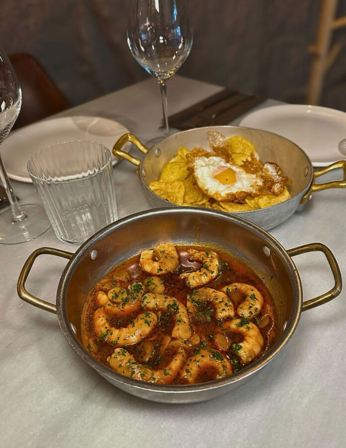 Picoteo del bar La Mamona, uno de los bares de picoteo y tapas recomendados de Madrid.