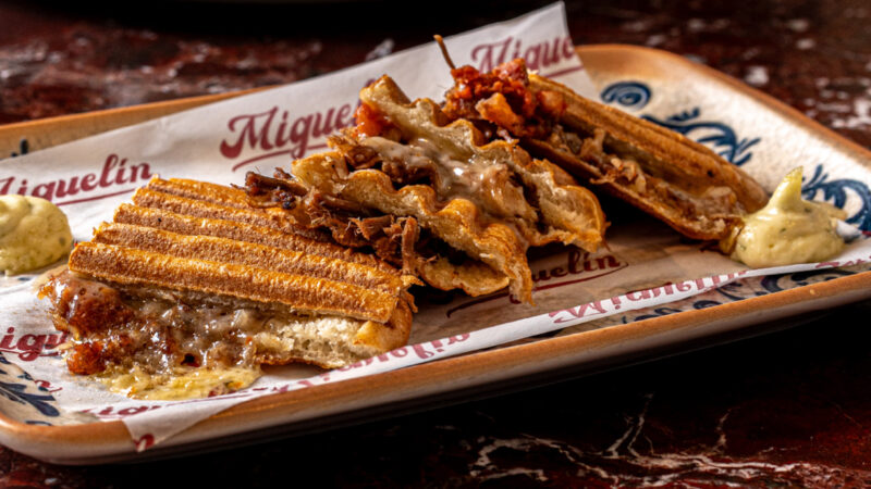 Tapa de la Taberna Miguelín, en Madrid. Imagen destacada para un artículo sobre bares recomendados para ir de picoteo por Madrid en 2026