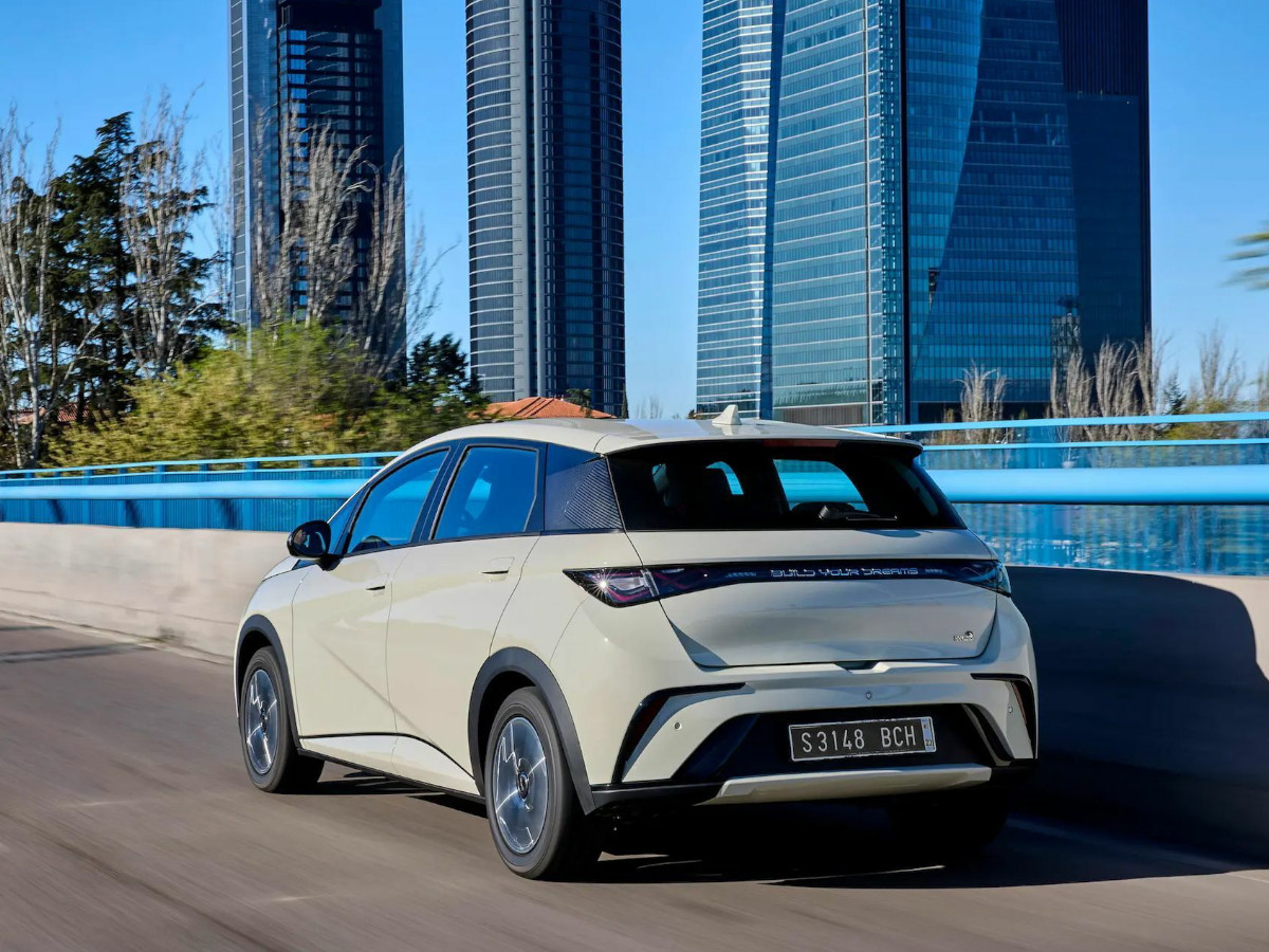 El BYD Dolphin Surf es el quinto coche eléctrico es el más vendido de España 2025