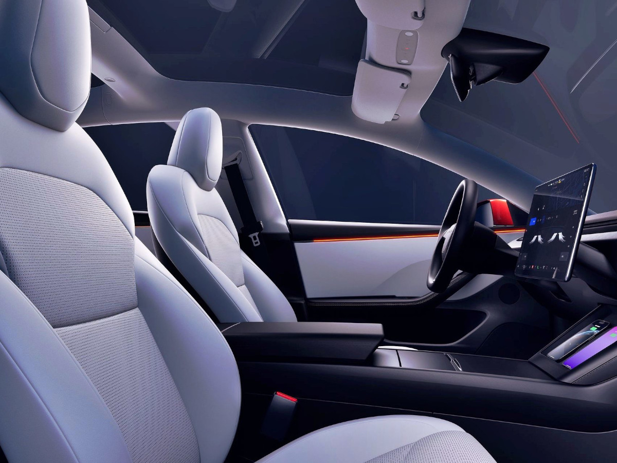 El interior del Tesla Model 3, el coche eléctrico es el más vendido de España 2025