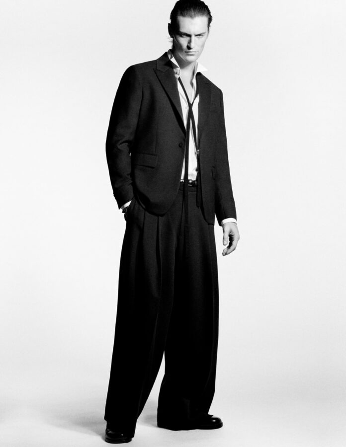 modelo vestido de estilo baggy formal, imagen de Zara