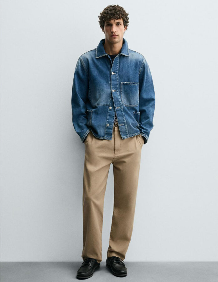 Look de hombre con Pantalón beige de Zara de corte recto