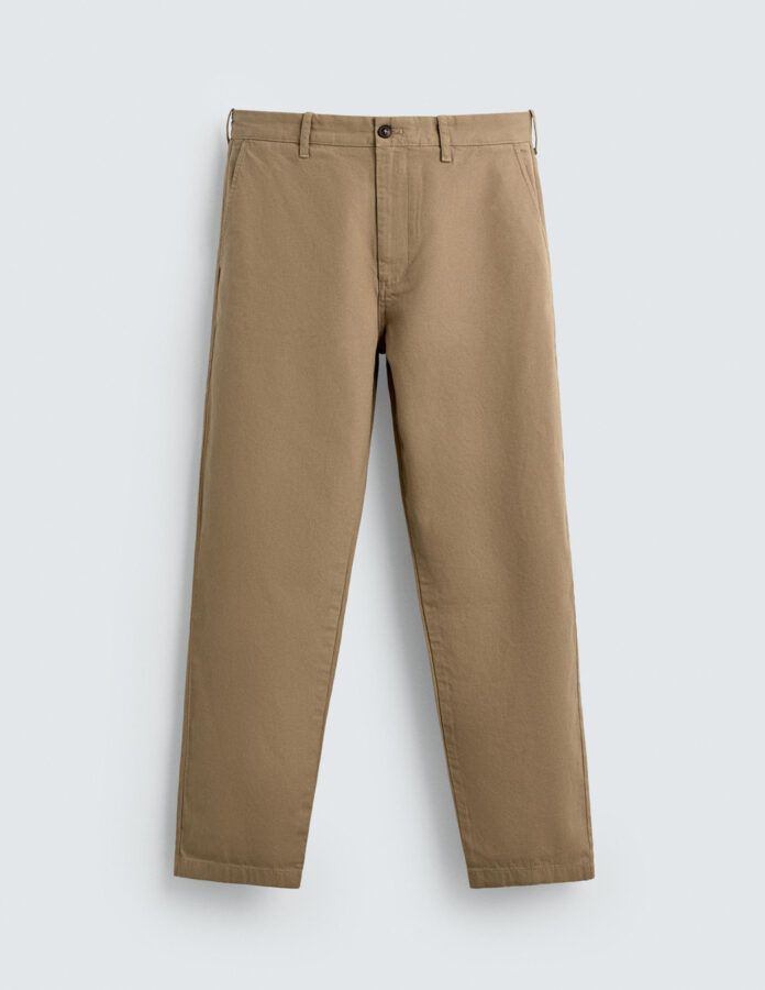 Pantalón beige de Zara de corte recto
