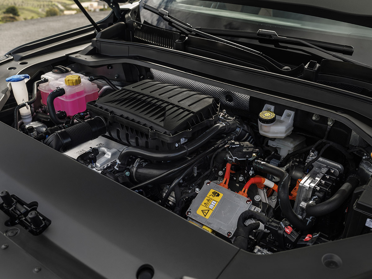 Sistema híbrido enchufable del EBRO s900 PHEV 4x4 con batería de 34,46 kWh