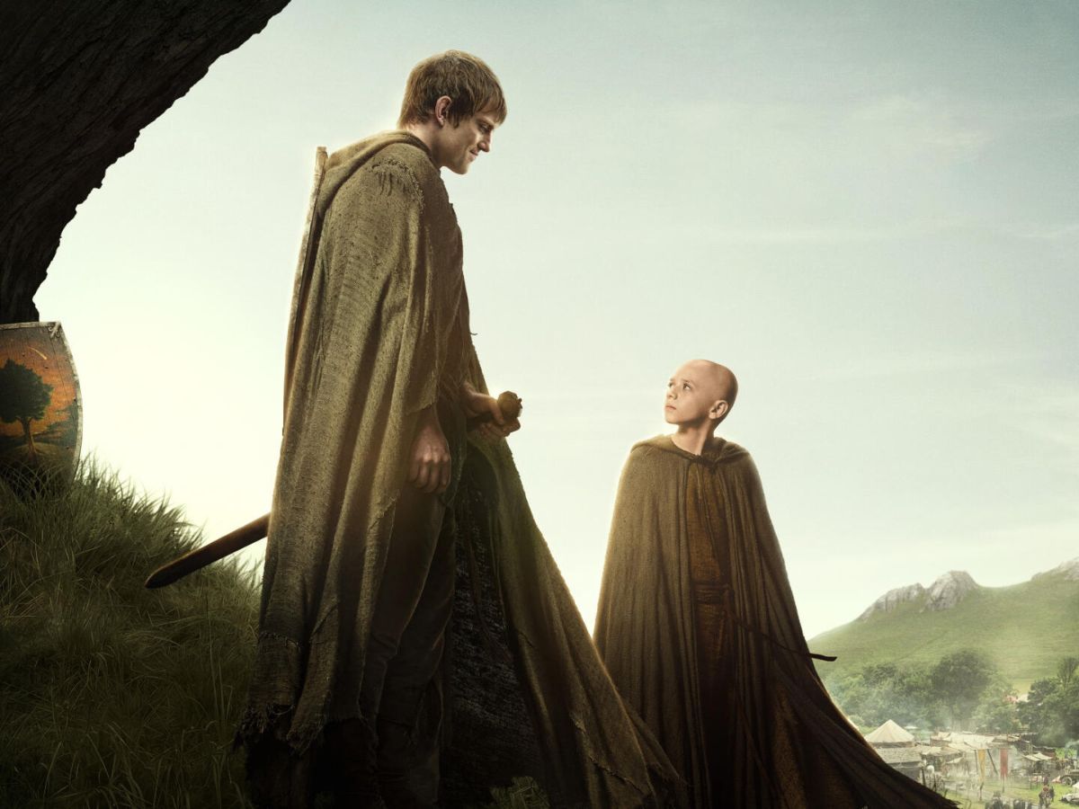 Póster promocional de El caballero de los siete reinos en HBO Max con los dos protagonistas Ser Duncan el alto y Egg y Poniente de fondo.