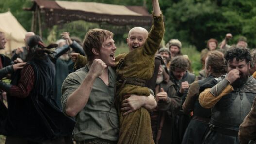 Ser Duncan el alto y Egg celebrando una victoria en El caballero de los siete reinos, el nuevo spin-off de Juego de Tronos.