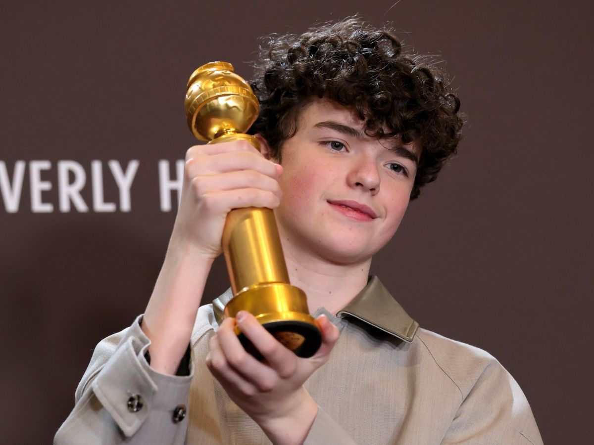 Owen Cooper gana su primer Globo de Oro por la serie Adolescencia