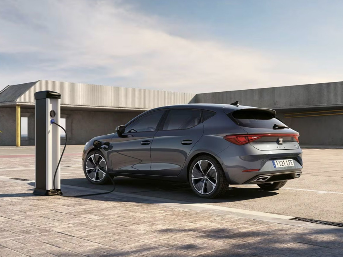 SEAT León gris diseño exterior