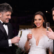 Del negro clásico de Estopa al azul noche de Xuso Jones: El esmoquin conquista las campanadas y se convierte en el gran protagonista para dar la bienvenida al 2026 Estopa y Chenoa dando las campanadas en fin de año 2025 2026