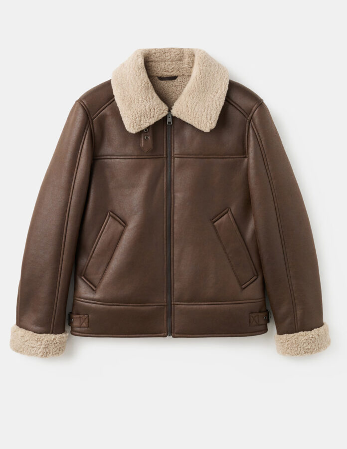 cazadora marrón con interior de borreguito para hombre de Mango invierno 2026