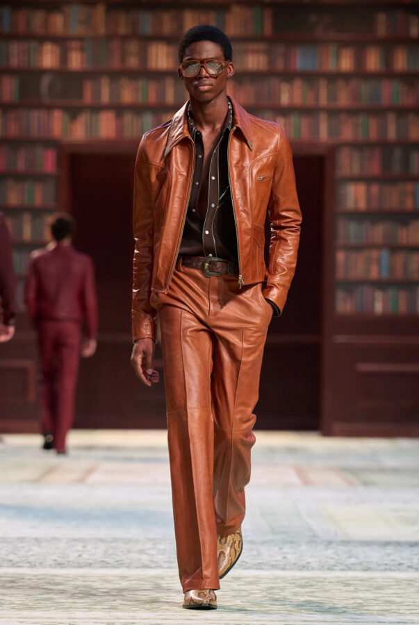 modelo desfilando en el desfile Amiri para hombre temporada otoño/invierno 2026-2027