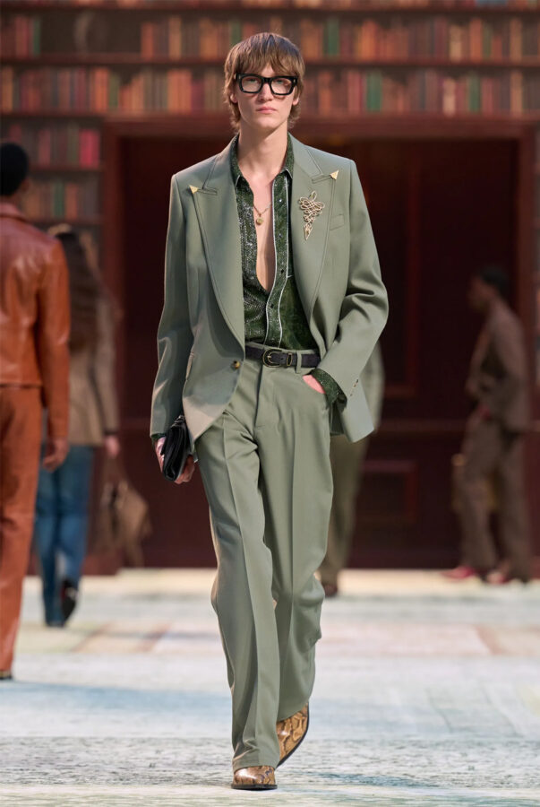 modelo desfilando en el desfile Amiri para hombre temporada otoño/invierno 2026-2027