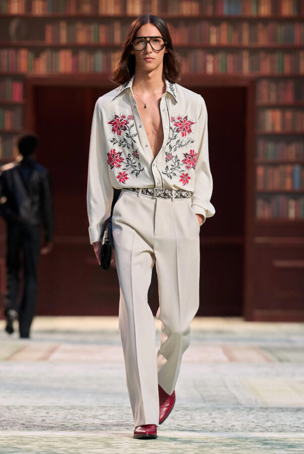 modelo desfilando en el desfile Amiri para hombre temporada otoño/invierno 2026-2027