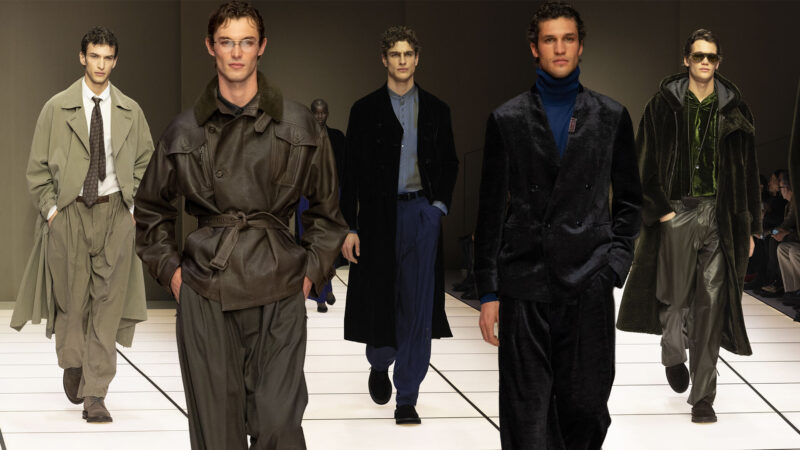 Collage que muestra a diferentes modelos durante el desfile de Giorgio Armani hombre otoño/invierno 2026-2027