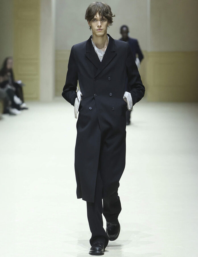 modelo desfile Prada hombre otoño/invierno 2026