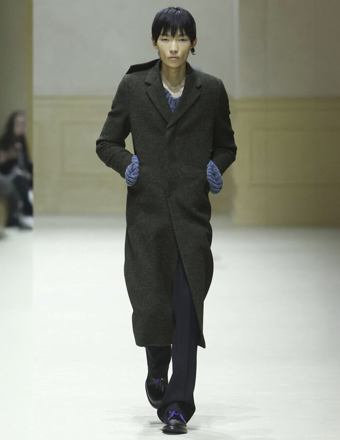 modelo desfile Prada hombre otoño/invierno 2026