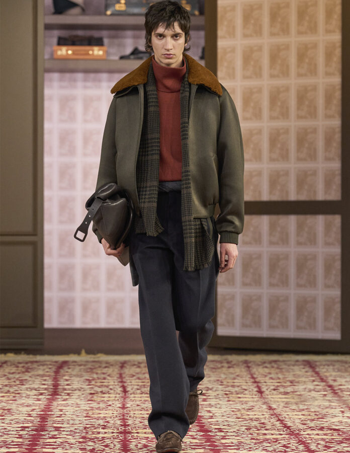 modelo desfilando en el desfile de Zegna temporada otoño 2026