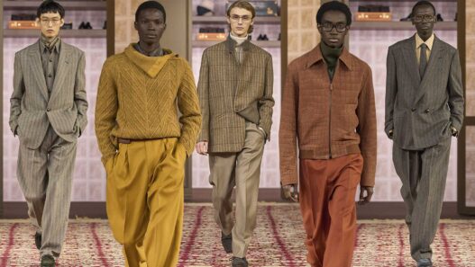 Collage que muestra a diferentes modelos del desfile de la marca Zegna durante el desfile de la colección otoño invierno 2026 2027