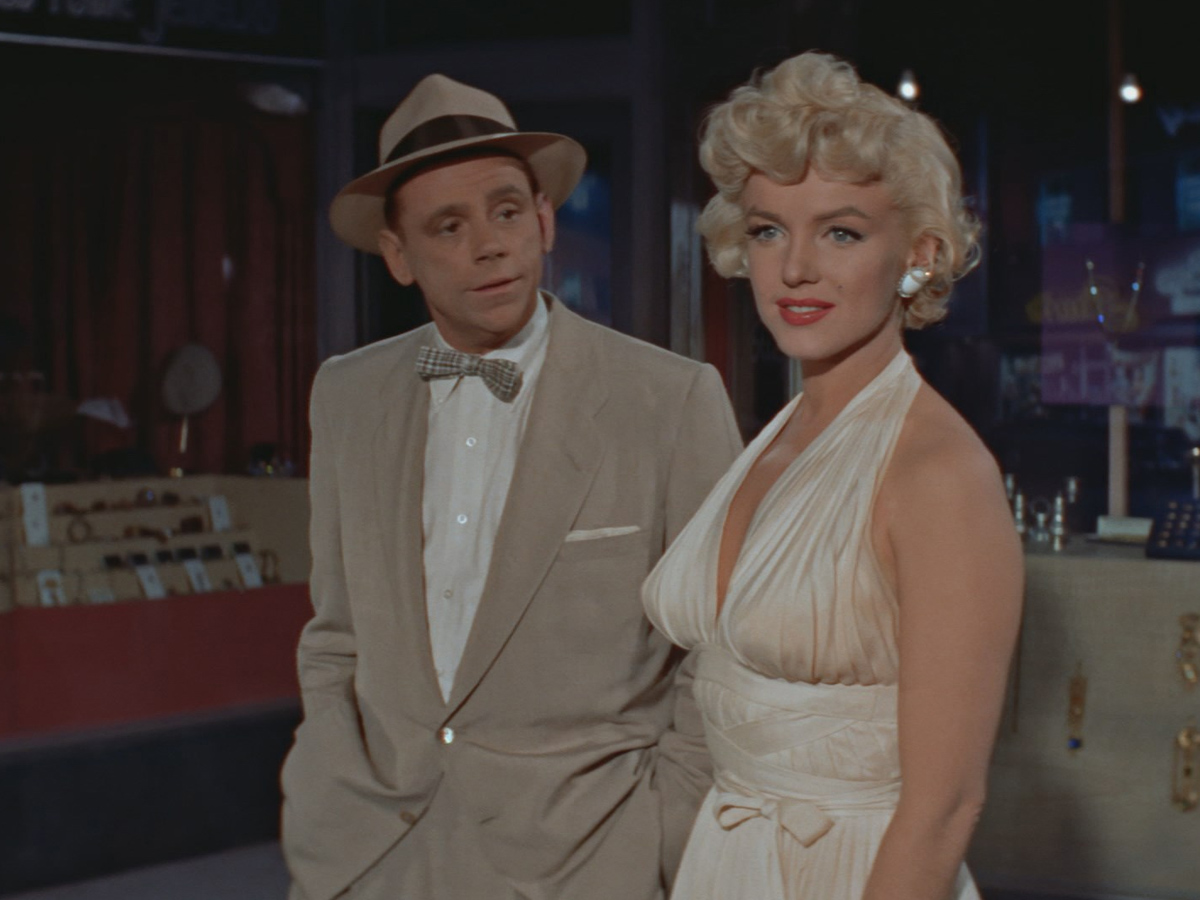 Escena de La tentación vive arriba que representa la atracción inicial y el deseo en las primeras fases del enamoramiento