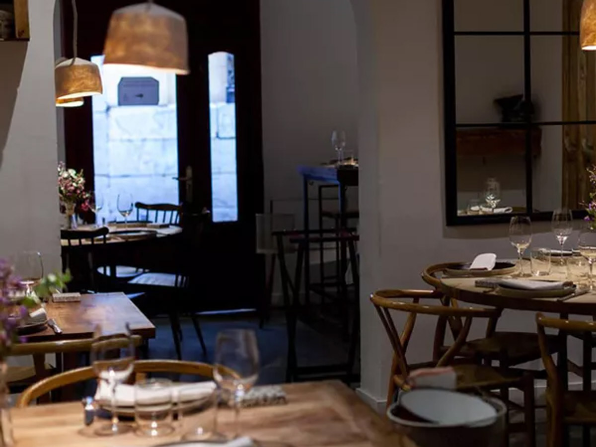 Comedor del restaurante Triciclo de Madrid, uno de los restaurantes de moda para cenar en la capital.